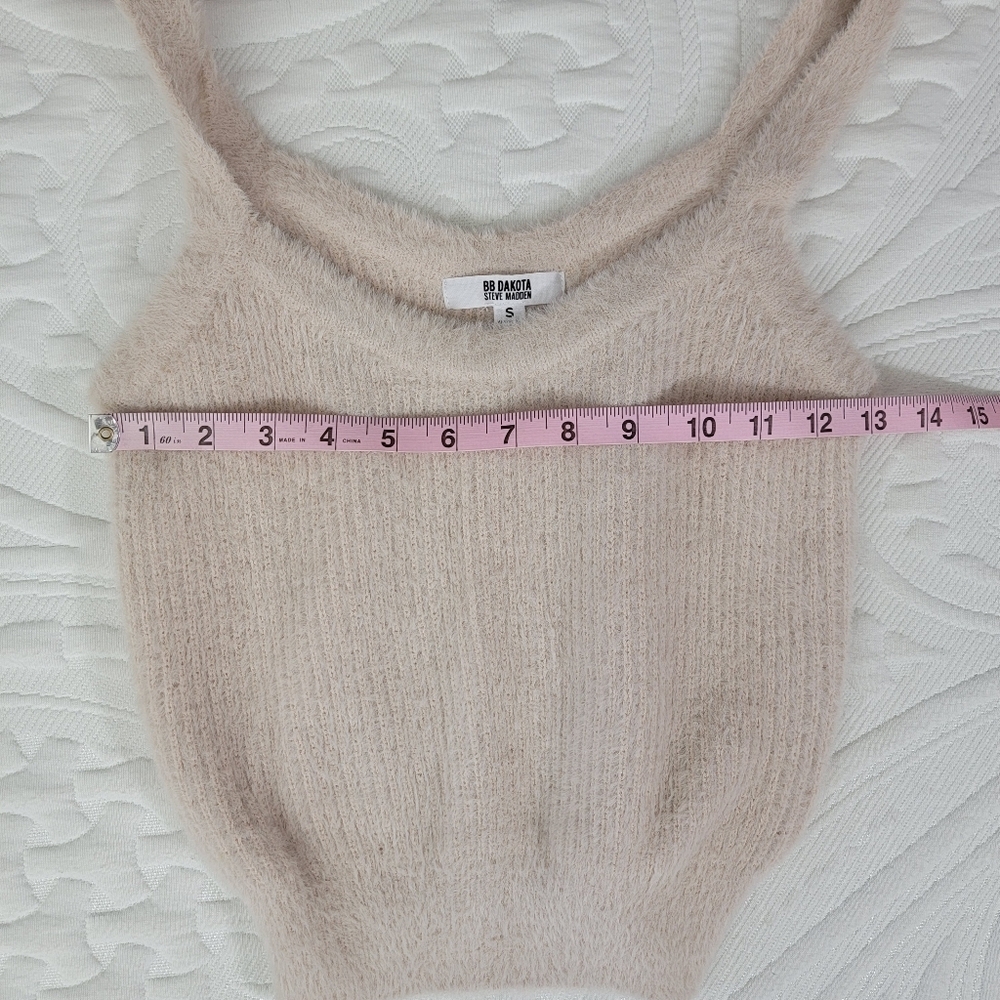 NWT BB Dakota Steve Madden Fuzzy Cozy Cropped Tank Top Beige Cream Size Small - Picture 9 of 10